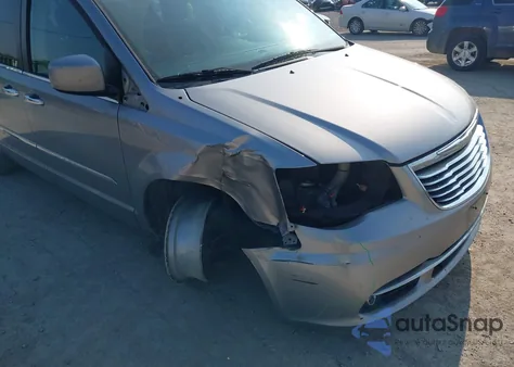 2016 Chrysler Town & Country Touring из США, поврежденный, VIN 2C4RC1BG4GR189752